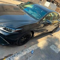 للبيع لكزس ES  300  هايبرد  2024  وارد امريكي ضرر موضوح بلصوره مع رقم ...