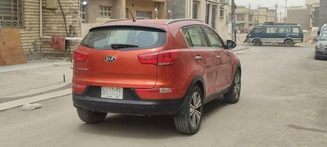 السلام عليكم سبورتج 2016 خليجية
مكينة 2000

مواصفات عادية
اشاير مري 
مري شفط 
كامرا 
حساسات 
Abs 
وبقية المواصفات المعروفة 
السعر وبيها مجال للشراي 
مكانها بغداد - الغزالية ***********
