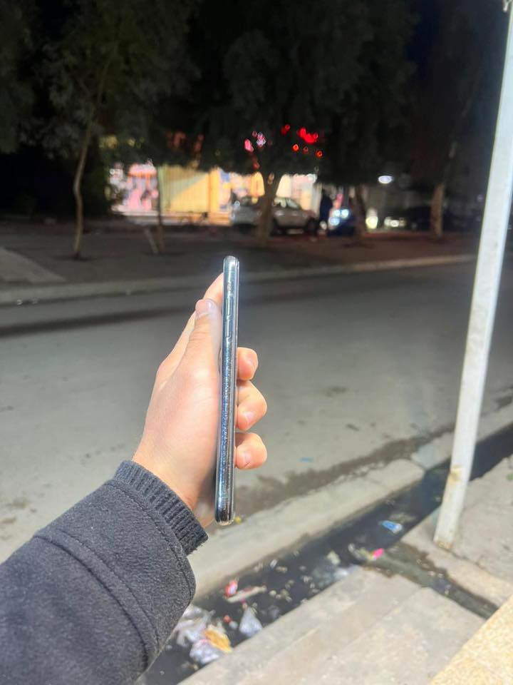 للمراوس 
جهازي ١١ برو ماكس 
ذ٢٥٦
مستبدل شاشه اصليه ٣ خيارات 
مستبدل بطاريه اصليه ١٠٠
فقط بيً نقطه سوده بل كأمره والكامره مغوشه شويه 

مكان حي سومر


**إذا كنت صاحب هذا الإعلان وتريد حذفه لأي سبب، رجاءا أرسل رسالة إلى الدعم الفني**