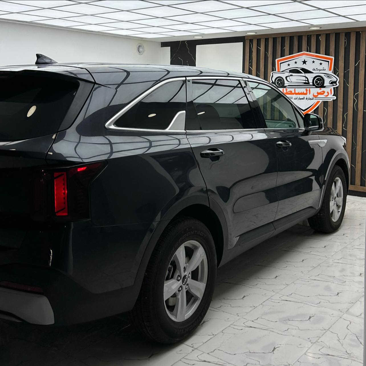 🔥❤️شركة ارض السلطان❤️🔥

 • الموديل: Kia Sorento 2025

 • الفئة: LX (النسخة الأساسية)

 • رقم الشاصي (VIN): 5XYRG4JC9SG350436

 • المحرك: 2.5 لتر 4 سلندر بنزين (I-4 DOHC DI)

 • القوة: حوالي 191 حصان تقريباً

 • نوع الوقود: بنزين

 • النقل: أوتوماتيكي 8 سرعات

 • نظام الدفع: دفع أمامي (FWD)

 • عدد المقاعد: 7 ركاب

 • لون الخارجي: رمادي


**إذا كنت صاحب هذا الإعلان وتريد حذفه لأي سبب، رجاءا أرسل رسالة إلى الدعم الفني**