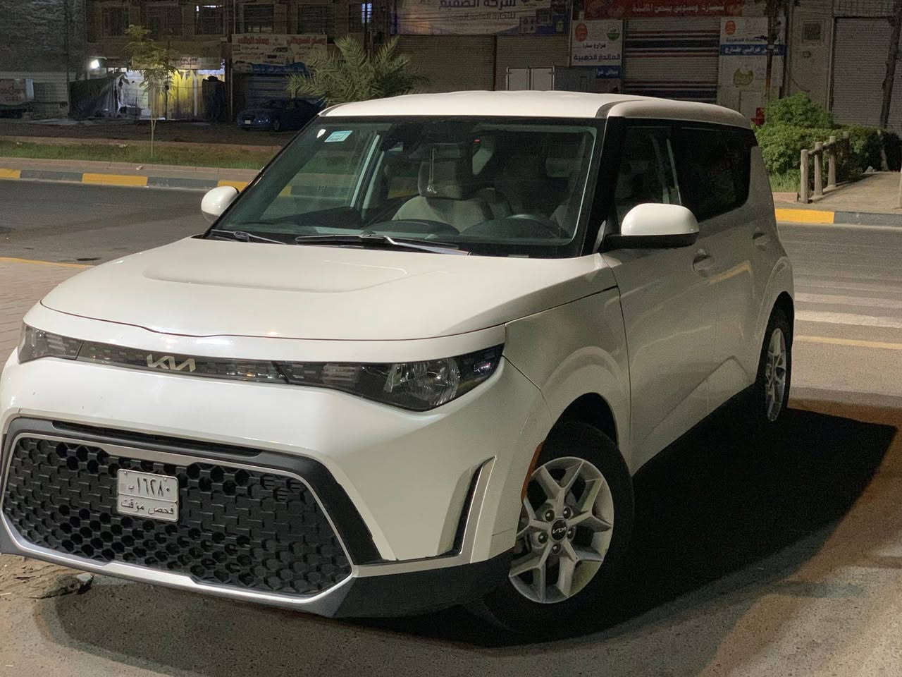 كيا صول ابيض 2023 ماشيه 12 ميل فقط
كيا صول موديل ٢٠٢٣ للبيع 

الون ابيض ، ماشيه 12 الف ميل فقط،

وراد امريكي مصلح وكامل اني صلحتها بايدي بدون اي نقص، حادث بنيد وجاملغ ، مبدلات وتصليح بلادي درجة اولى ، الراديترات بلاديات مالتها ، ملاحظه بيها تعديل بسيط في الشاصي الايمن اقل من شبر ما مأثر عليها ابد

السياره بدون رقم ... مكمركه وكامله من كل النواحي المنفيس باسمنه تريد انت ترقمها تريد اني ارقمها الك وبعدين احولها باسمك تستلم جاهز بكيفك بالي يعجبك

مواصفات

شاشه ابل كار بلي واندرويد اوتو

كامره 

رادار امامي خلفي 

تحديد مسار 

قيادة ذاتيه 

داخل جلد ابيض 

شاشه ديجتل 

وبقيه مواصفات الصول المعروفه 

المكان بغداد حي اور قرب فلكة صباح الخياط 

السعر المطلوب 135 ورقه بدون رقم وبيها مجال بسيط

صور الحادث بالمنشور

رقم الهاتف 

***********

***********
