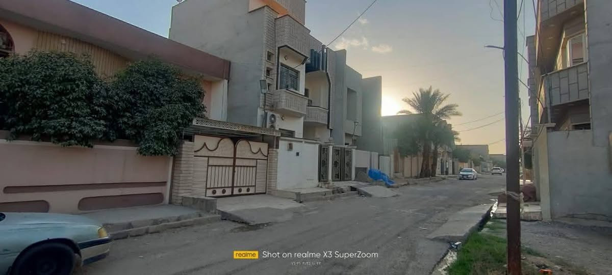 دار للبيع سند طابو
موصل جانب الايسر حي الميثاق قرب مستوصف الميثاق ,المربع الذهبي
قرب الشارع العام 

المساحة:150م واجهة 7ونص

الطابق1  فصال تركي /غرفة نوم سويت+مطبخ + استقبال +هول+ صحيات عدد ثنين + ترك ثنين +مخزن

الطابق 2/غرفة نوم سويت+غرفة نوم  2 مطلة على بكلونة+مخزن+ صحيات +  مطبخ +هول 

بيتونة كبيرة على طول البيت+سطح  كاشي

للتواصل وللاستفسار
رقم الهاتف: ‌‌  ***********
رقم الهاتف:    ***********
