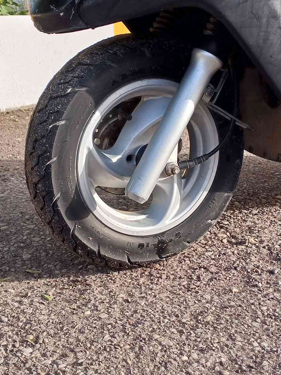 السلام عليكم...دراجه اكزز ياباني كابريتر. السرعه 140 للبيع.. السعر واتساب او فيسبوك
المواصفات...
1/اللون اسود.
2/كفرات بلادي مختم.
3/دبلات بلادي.
4/كهربائيات كله شغاله.
5صالنصه بلادي.
6/زوج تأيرات بدلتهن جدد.
7/عداد السرعه شغال 
8/مكينه بلادي برغي ما مفتوح.
9/كابريتر جديد.
10/ستان صفح.
11/زوج مرايات جدد.
12/بنزات جدد.
13/باتري جديد.
14/من اول هندر تشتغل.
15/نكره سلف تشتغل
دراجه خير من الله.. اي نقص مابيه شغل واطلع.
جيب فيتر وتعال افحص.
كلشي بيه بلادي برغي ما مفتوح..💯
العنوان:بغداد الغزاليه نهايه شارع مدير الامن💯
للاستفسار الاتصال على الرقم الهاتف.
(***********) متواجد واتساب و فيسبوك
السعر واتساب او خاص💯
