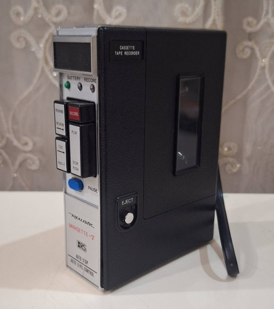 مسجل ریلستیک یاباني اصلي نضیف جدا كامل شغال جهاز وزن ثقیل   یعمل علی ٤باتري قلم    توصیل   للحجز مراسلة الصفحة او مراسلة واتساب على الرقم ***********
