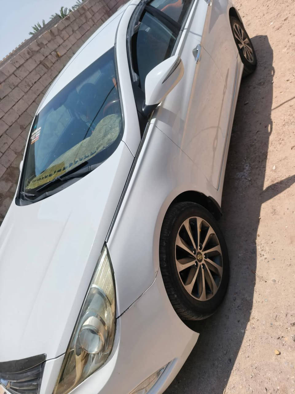 سوناتا 14 كوري بيها صبغ بسم راعيها لسعر 105 وبيها مجال مكان سياره الدير ناحية النشوه رقم ***********
