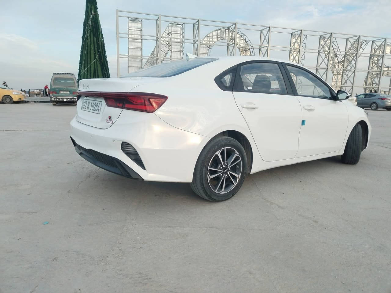 السلام عليكم
سيراتو خليجي موديل 22
رقم اربيل باسمي.، سنوية لسنة 29
سيارة جاهزة من كلشي ماتخسر عليها
حدادية بلادي شرط
كفالة عده صبغ بدوسه وربع الهلال جهة السكن
محرك 1600
مواصفات
شاشه لمس بلاديه
كامره دواره
حساس خلفي
تبريد قطعتين
٣ انظمة قيادة 
مثبت سرعة
فول تحكم ستيرن
لد امامي + خلفي 
حساس تاير
ومانع انزلاق
ويل كب
بصمه عدد 2
وبعد بيها مواصفات
بيع او مراوس بامديل اقل 
تفاصيل أكثر رقم هاتف ***********
