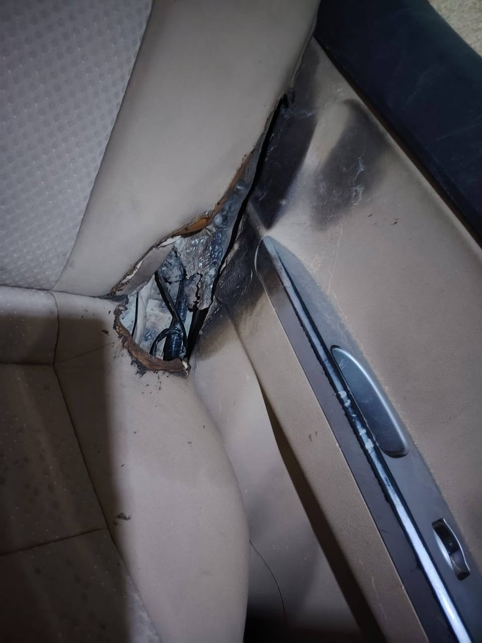 السلام عليكم كريت ول ٢٠١١السياره بسمنه رقم بابل السياره بدون حادث بس معمر خياسات مكينه وكير وتبريد خير من الله السياره عوزه ترتيبات السعر ٤٢وبيه مجال للاستفسار *********** حتى وتساب بي
