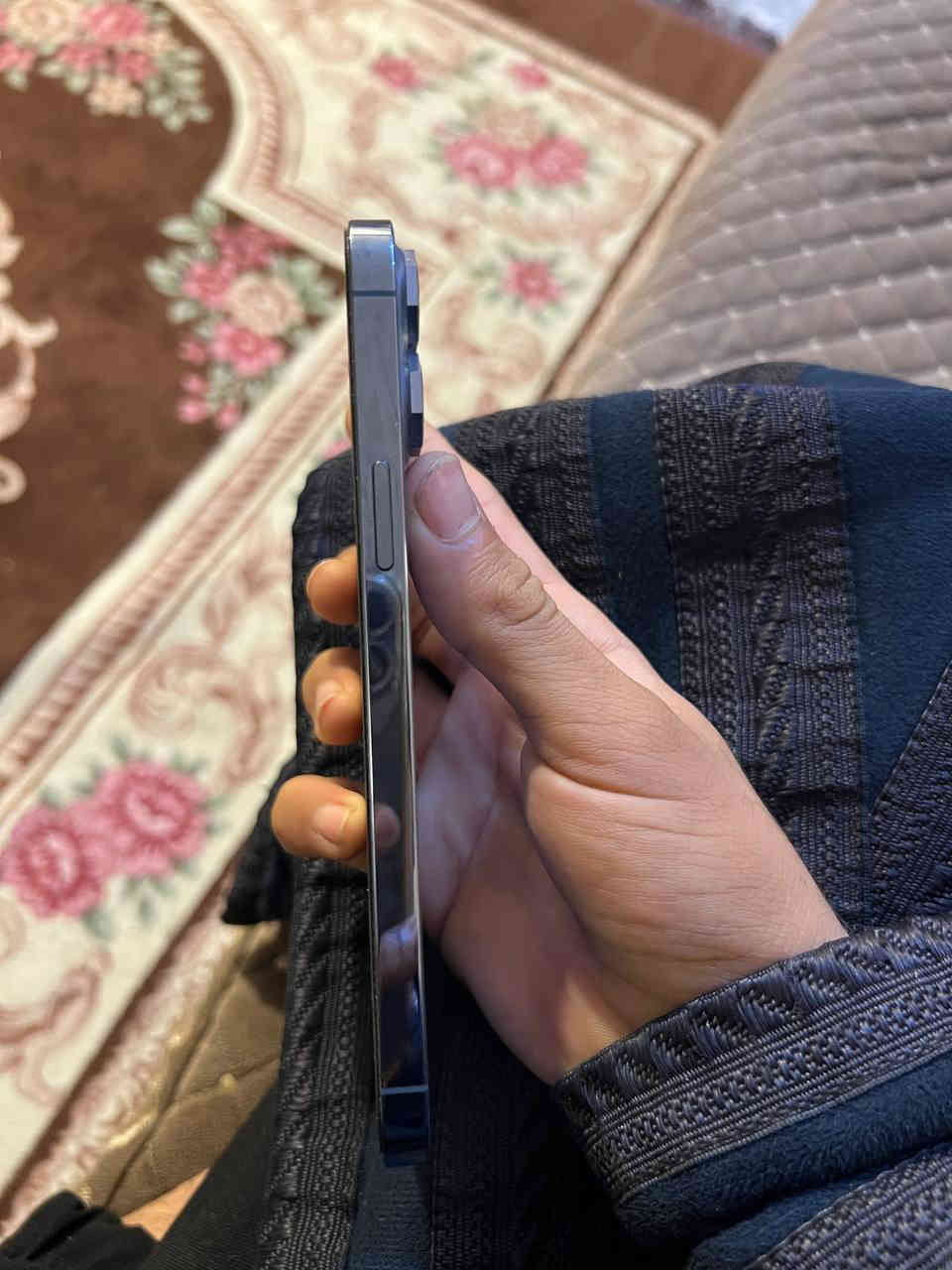 السلام عليكم 13برو ماكس بطاريه 81 شرق اوسط الذاكره 256 الجهاز ما مفتوح السعر 750مكاني ديالى رقم الهاتف ***********
