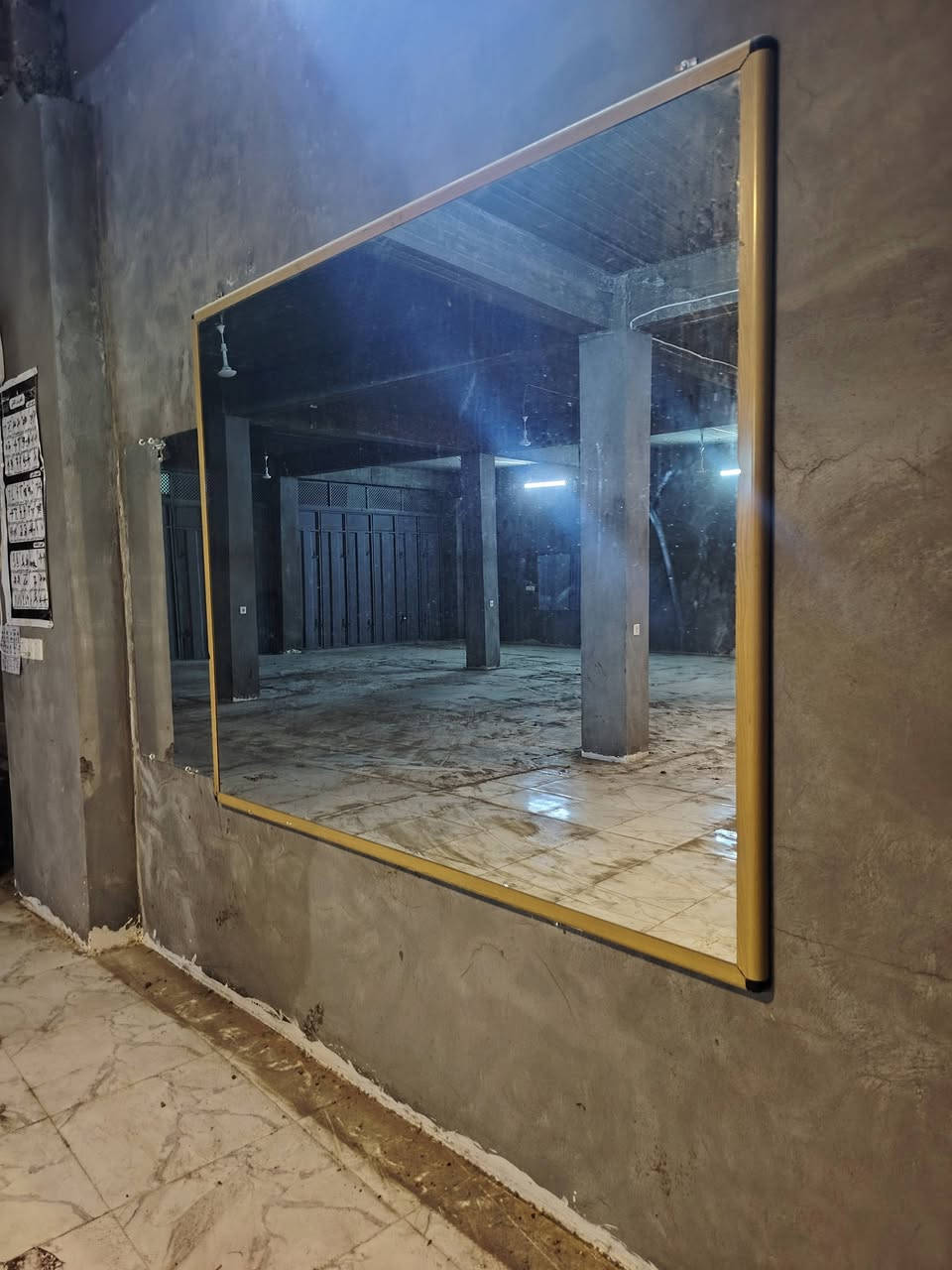للبيع مبرده حجم اربعه ونص
مري مترين ونص عدد 4
علان ضؤي المنيوم عرض 7 متر
قطع بلاستك عرض 3
بنكات جداريه عدد 3
كلوبات لون شمسي درجه أوله عدد 10
ميز المنيوم
ارفوف خشب
براميل عدد 2
بايسكل
رف حديد
كلمن وسعره
رقم *********** وتساب
