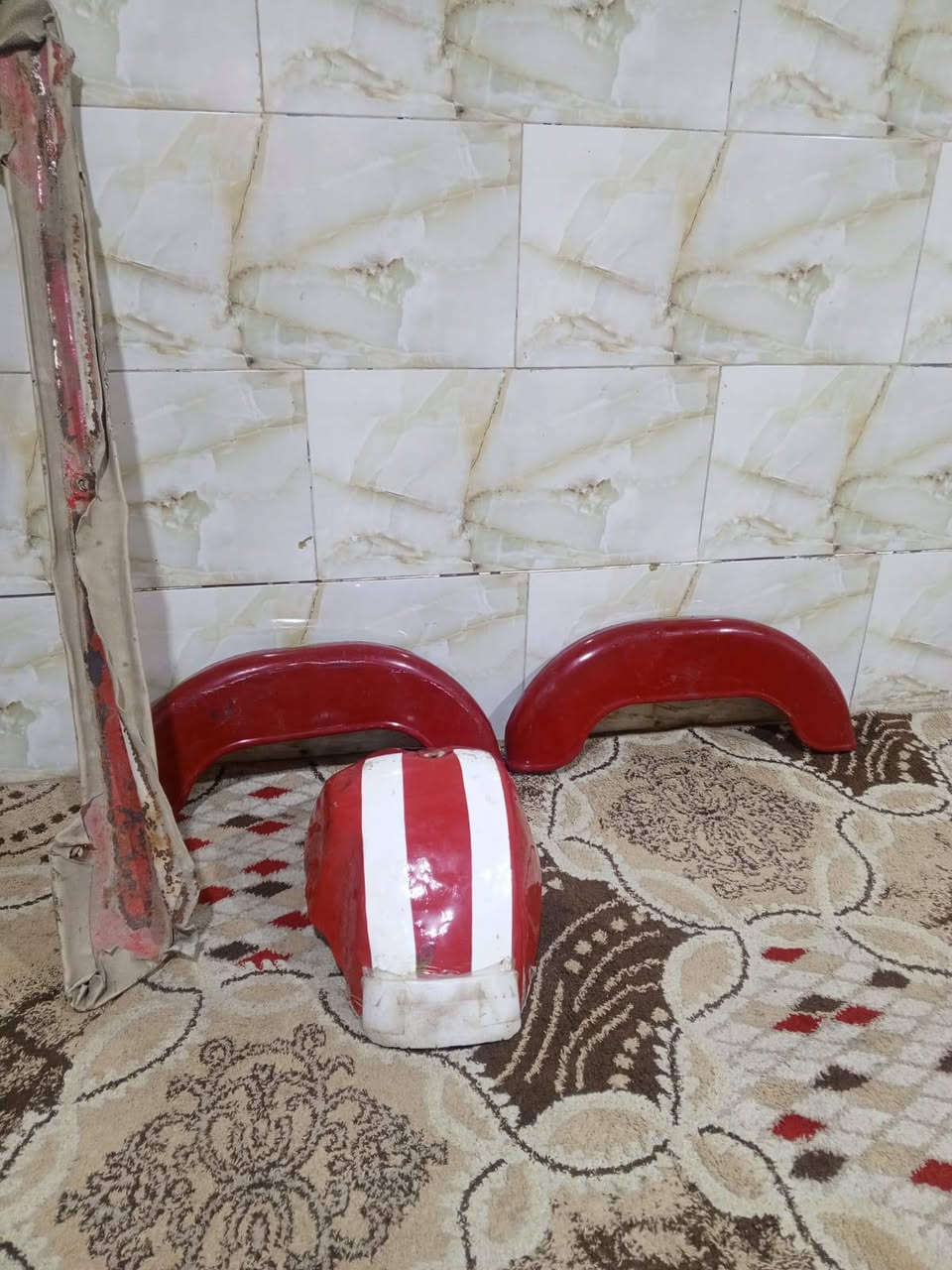 سلام عليكم زوج مداكر نضيف بلادي بدون صبغ ودعاميه للبيع قيم باليرضي الله وخذ دعاميه وزوج مداكر واقيه حمر مال تكتك باجات 
*********** راسلني واتساب
