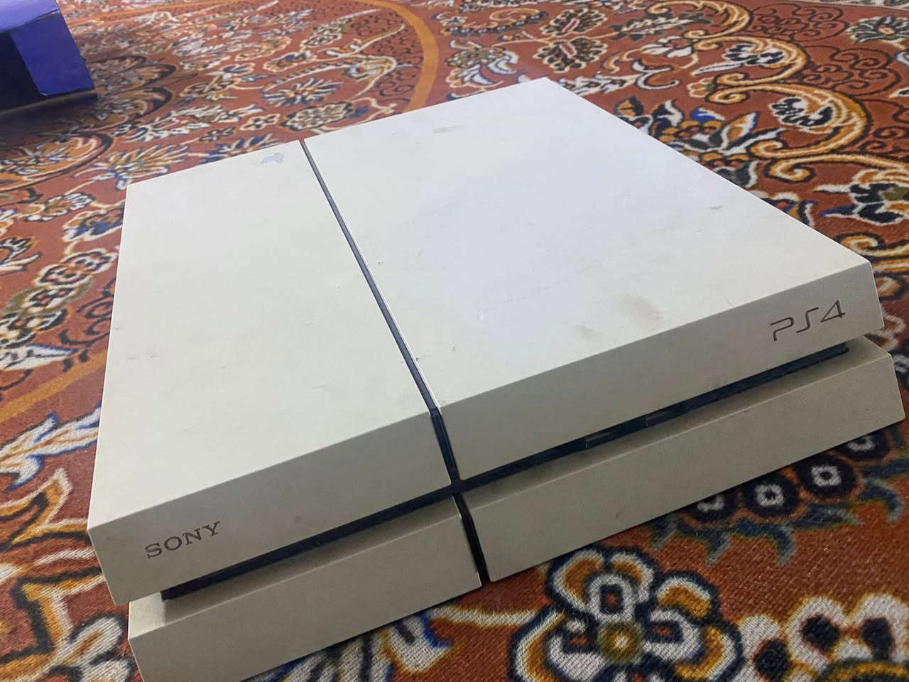 بلي 4 فات لون ابيض اونلاين يدات وحده اصليه وحده عاديه البلي كلش نضيف وحلو استخدام قليل ذاكرته 500 ويا أقراص 3 جي تي اي وريد ديد 1 و2 وتعرفون شكد غاليات رايده 230بي مجال بسيط حق جيه


**إذا كنت صاحب هذا الإعلان وتريد حذفه لأي سبب، رجاءا أرسل رسالة إلى الدعم الفني**