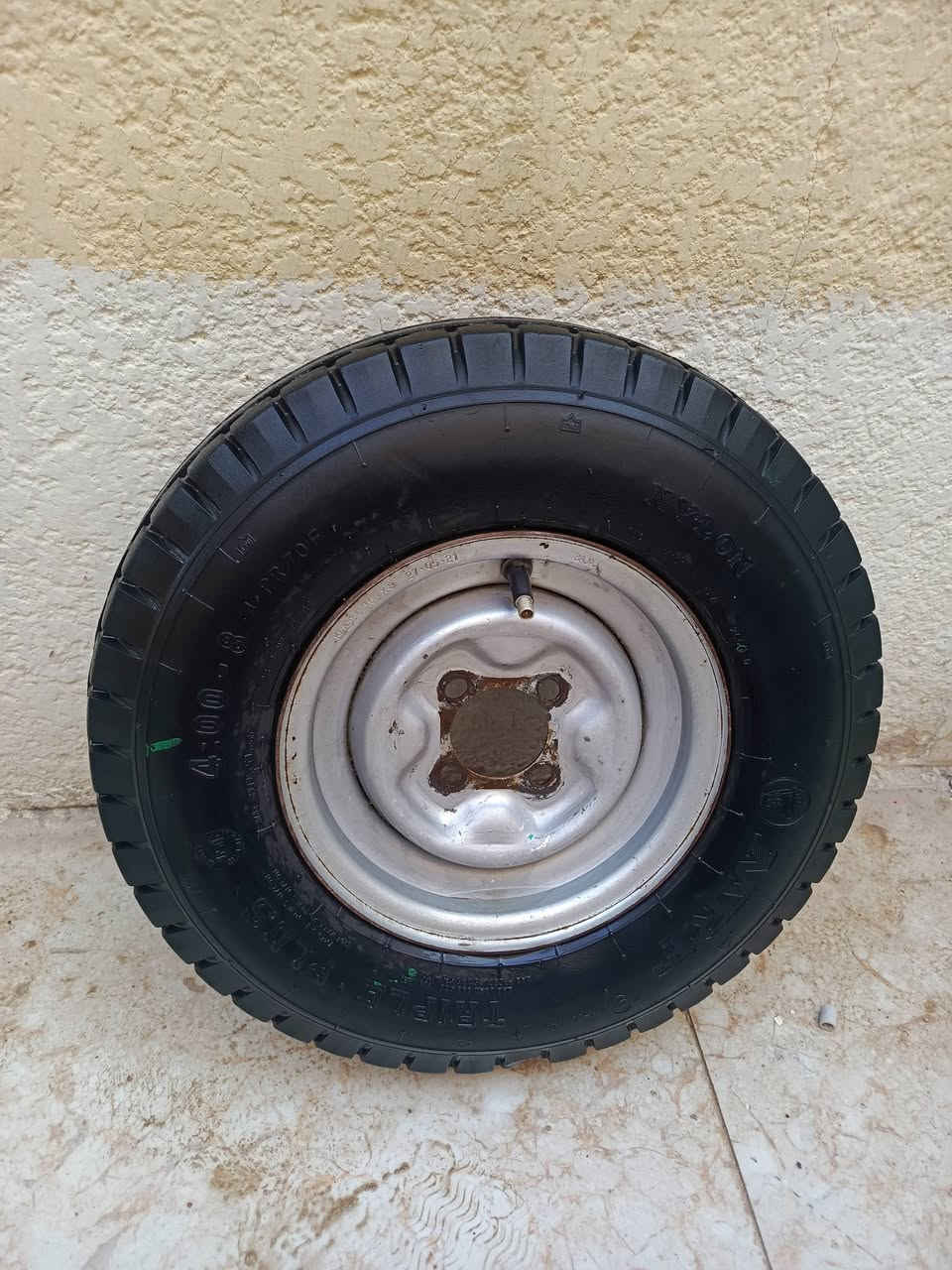 السلام عليكم غراض للبيع قيم واخذ ليرضي الله الاتصال ***********
