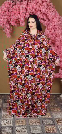 تخفيضات • ملابس • داخل القناه