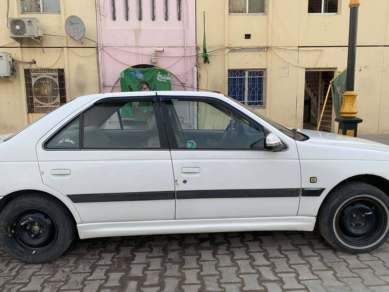 السلام عليكم بيجو بارس موديل 2020
تحكم سترين اشاير مري 
السيارة بيها سونار موضح بلصور
بيها منظومة غاز 
السعر 66
رقم الهاتف
***********
