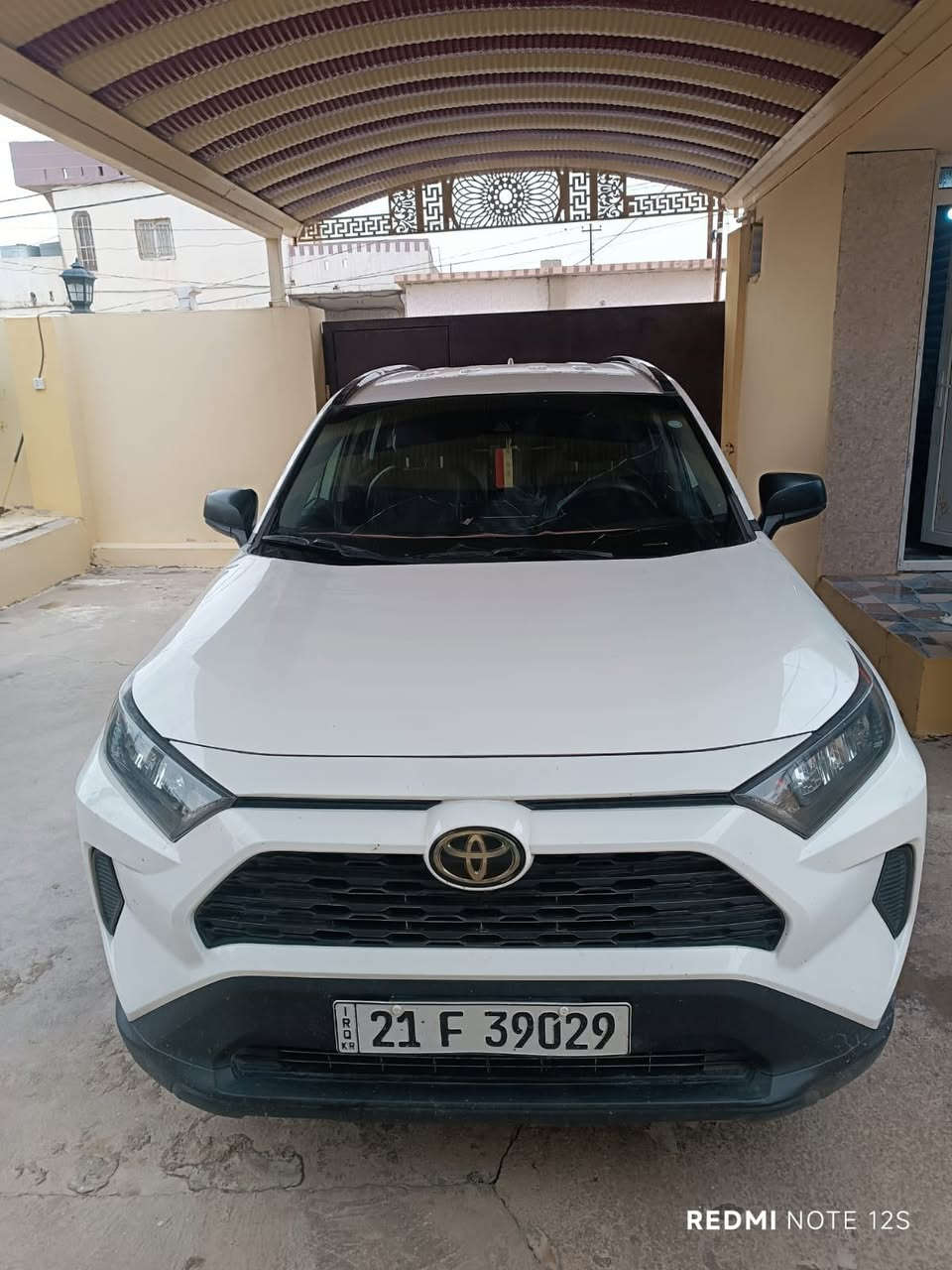 السلام عليكم ورحمة الله
#للبيع
راف 4 موديل 2021 بانزين
الضرر موجود بالصور
السعر 215 وبيها مجال شويه زين
مامتواجد ع فيس 
اتصل وتدلل 
***********
