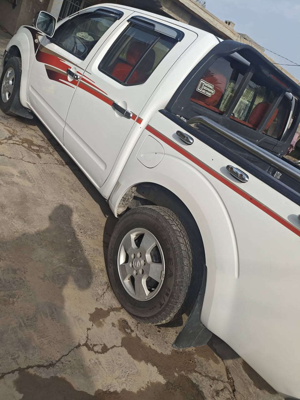 سلام عليكم ورحمه الله وبركاته نيفارا ٢٠١١ 
اوتوماتيك محرك جديد كير نضيف  دواخل نضيف بيه طخات زغار وقليلات كشر كلش نضيف  تخم تاير  دواخل نضيفه تدفئه تبريد كهربائيات السياره كله شغاله سياره ما ناقصه اي شي والواقع بعد احلا للمراوس بسياره كورلا او سني نيسان أو النترا  أو للبيع شعندك نزل للمراوسس
هذا رقمي اتصل وتدلل 
***********
