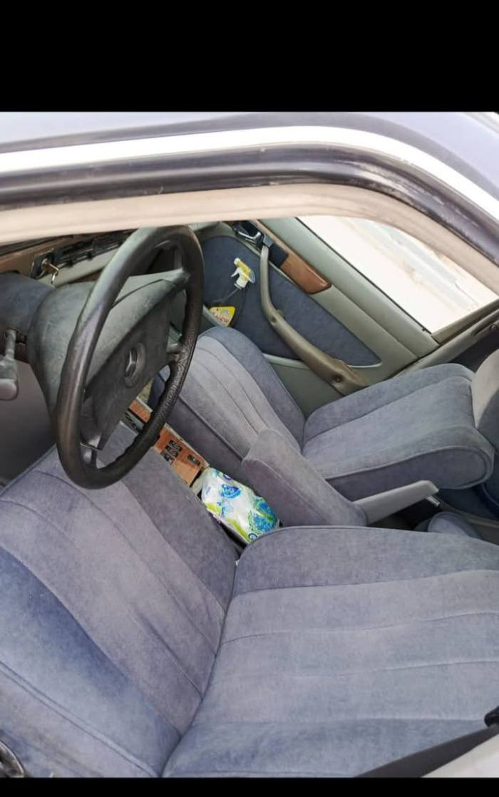 السلام عليكم مرسيدس جامبو موديل 89بسمي سنويه لل
27حداديه تايرات كله جديد محرك فيشه سعرهه 43 ورقه وبيهه مجال مكان بغداد  ***********
