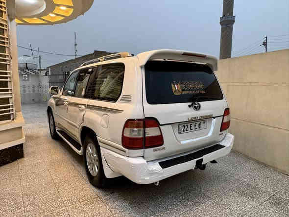 سلام عليكم للبيع بموعد او نقد 
لاندكروز 2001 خمسينية أصل فول مواصفات 
فتحة سقف داخل صاج بل كامل شاشه أريل كهرباء ثلاجه 
سبعة راكب 3 قطع تبريد جام كهرباء كير اوتماتيك 
كير محرك صدر تبريد تخم تاير جيد جداً تراي كلش ناعم 
محرك سته سرندر كفاله لا صوت ولا بخار
صبغ حزام بدون لا قماره ولا تكم ولا شواصي ولا لغود 
بدون دواخل حزام فقط #السعر 140 ورقه بنقد وبيها مجال 
السياره كلش نضيفه رقم اربيل الجديد بسمي هزه وفحص جدد
عنوان بغداد للاستفسار ‭0778 326 3876‬
