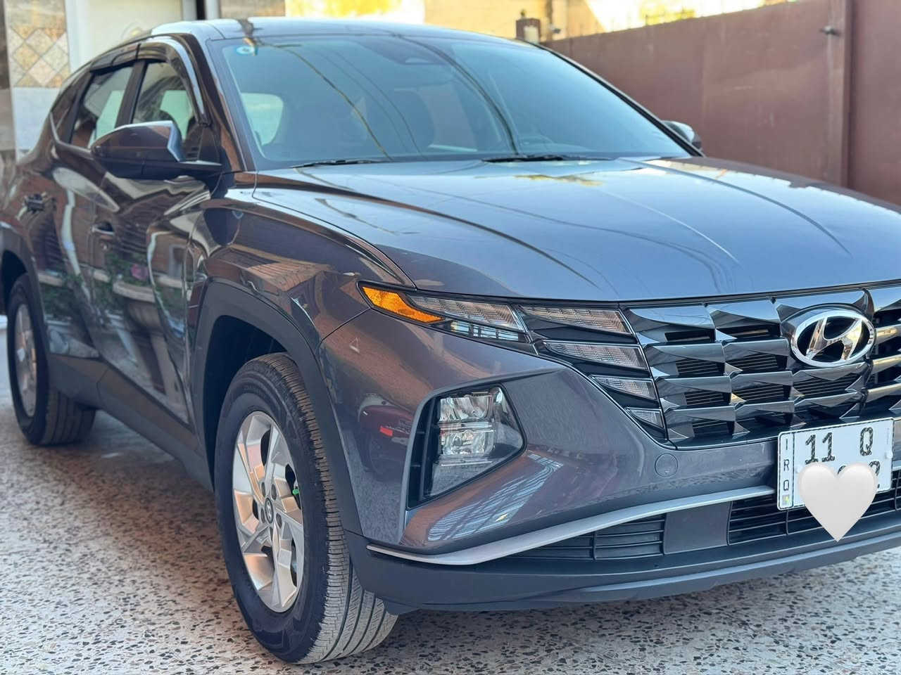 السلام عليكم هونداي توسان موديل 2023 محرك 2500 وراد امريكي مواصفات هيترات كشنات تحديد مسار رادار امامي هند بريك بصمه انظمه قياده اتو ستوب حادثها جاملغ الأيسر وباب بدون ايرباك السعر المطلوب 180$ ورقه وبيها مجال بسيط والاتصال ع رقم ***********
