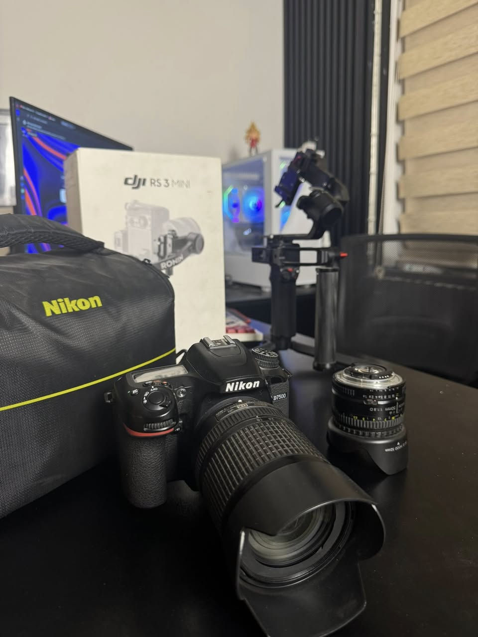 سلام عليكم  كامره نيكون d7500 وياها عدسات اثنين الاصليه مالتها و 50m الكامره كامله ونظيفه كلش وياها جنطه وشاحنه ورام 
رونين للبيع rs3min الرونين نظافته 95 بل ميه جديد كلش ابيع كامل  ب مليون و 300 الف كلهن وها الكامره وياها كارتونه اصليه مكاني بغداد حي اور 
***********
