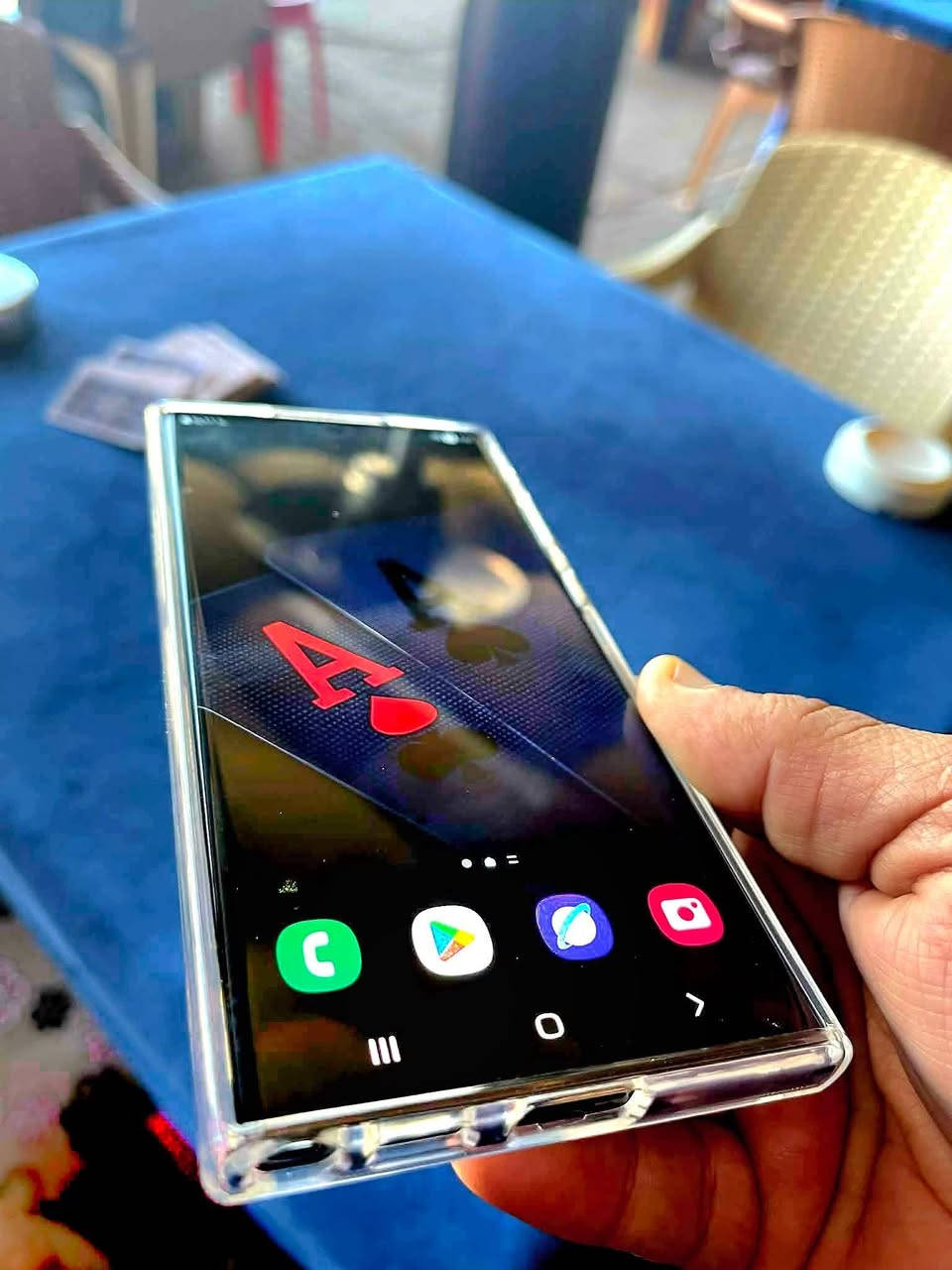 سامسونك S22 الترا
سيم 1 + Esem
رام 8 ذاكره 128
نظافه 💯 
أسفل شاشه بي نقطه اخضر صغيره
سعر 400 الف قفل 
***********
دهوك
