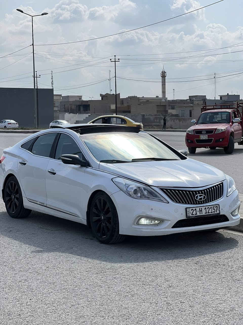 السلام عليكم
ازيرا موديل ١٣
رقم سليمانيه بإسمي 
لون ابيض
فول مواصفات
بيها قطعتين صبغ وقطعه مبدله من جهه اليمين
وجهه اليسار
براس الجملغ وراس البوند من جهه اليسار

سعرها ١١٧ وبيها مجال 
مكان الموصل ايسر
حي سومر
للتواصل
***********
