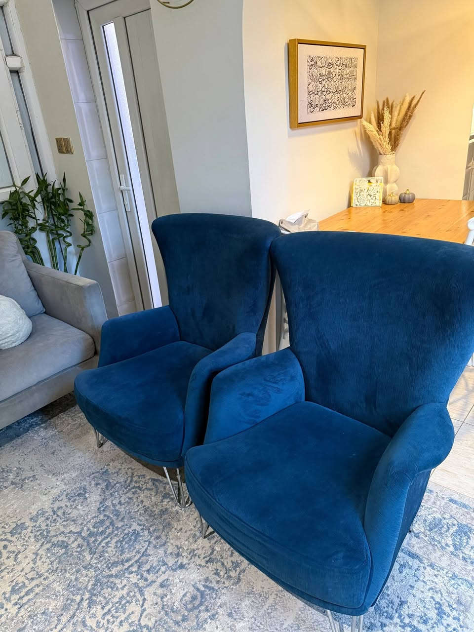 تخم قنفات تركي ٧ مقاعد نظافة ٩٠٪؜ (يوجد عيب موضح في احدى الصور) السعر المطلوب ٦٠٠ الف…العنوان بغداد/الشالجية/خلف جامع  براثاا
***********
