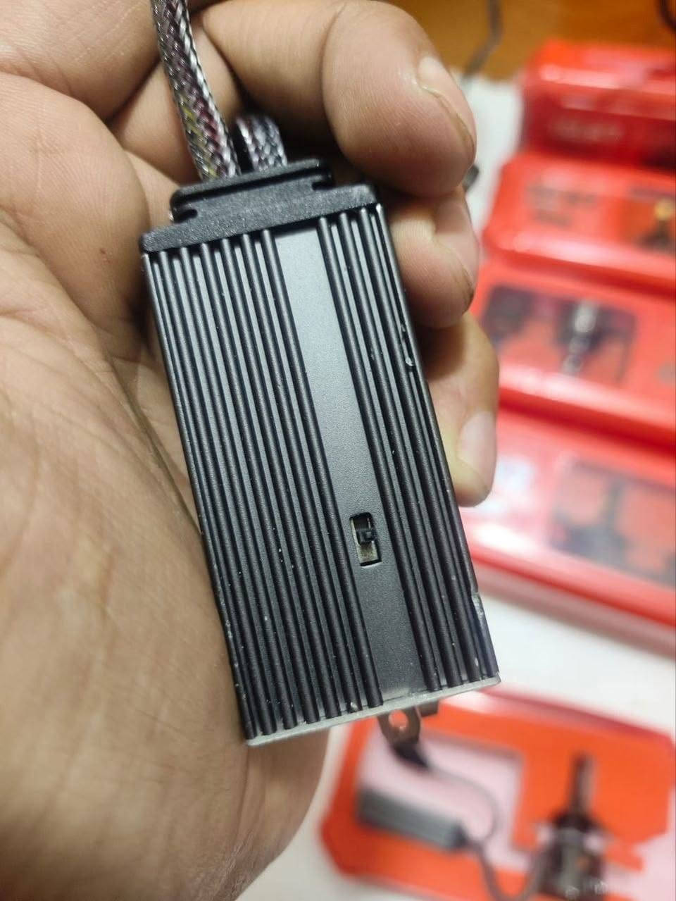 زنون كومبارس💡🔆🟡
حقيبه✅
3براد
مصابيح سيارة 
TCI BMax S7.نوع المصباح: 
هو لمبات من نوع
 H7
وجميع الدرجات موجوده
.قوة الإضاءة:
 توفر العلبة إضاءة
 بقدرة 4000k
.
الاستخدام: 
يُستخدم هذا المنتج كبديل لمصابيح الهالوجين أو الزينون الضعيفة لتحسين الرؤية الليلية.

 لجميع الدرجات 
السعر 35 الف

والH4
 بسعر 55 الف


**إذا كنت صاحب هذا الإعلان وتريد حذفه لأي سبب، رجاءا أرسل رسالة إلى الدعم الفني**