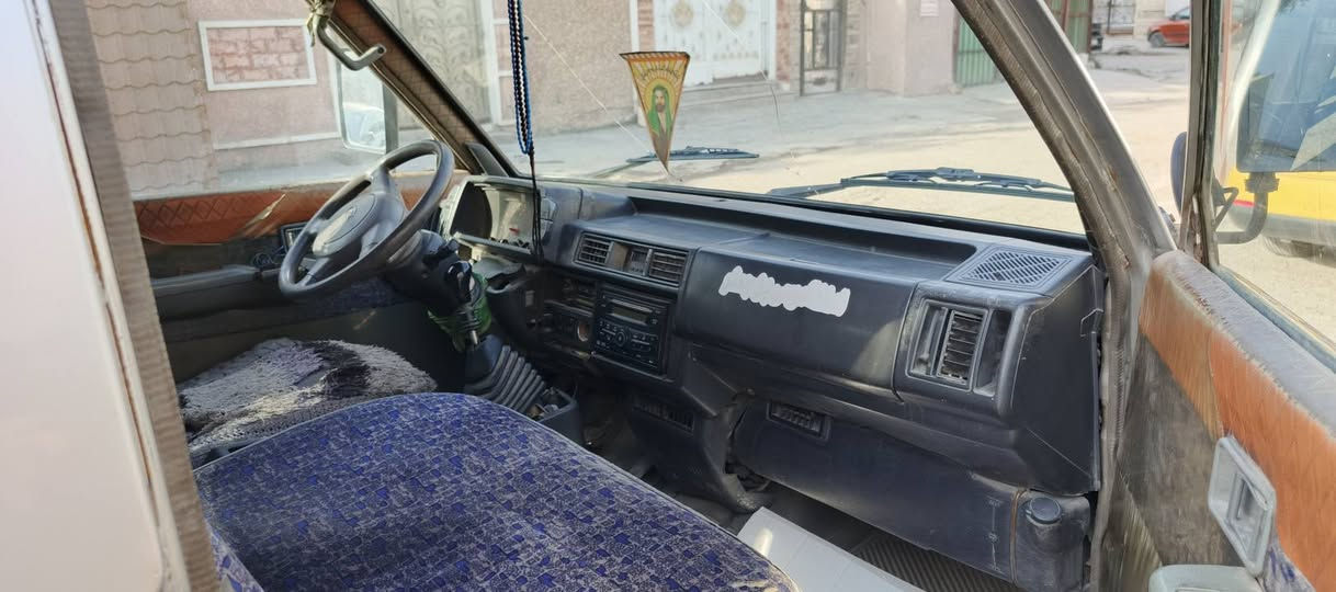 كيا بسته بسمي موديل 93 بغداد كير ومكينه وباتري وتايرات جديده والباقي كدامكم سعره 35 ورقه استفسار اتصل ***********
