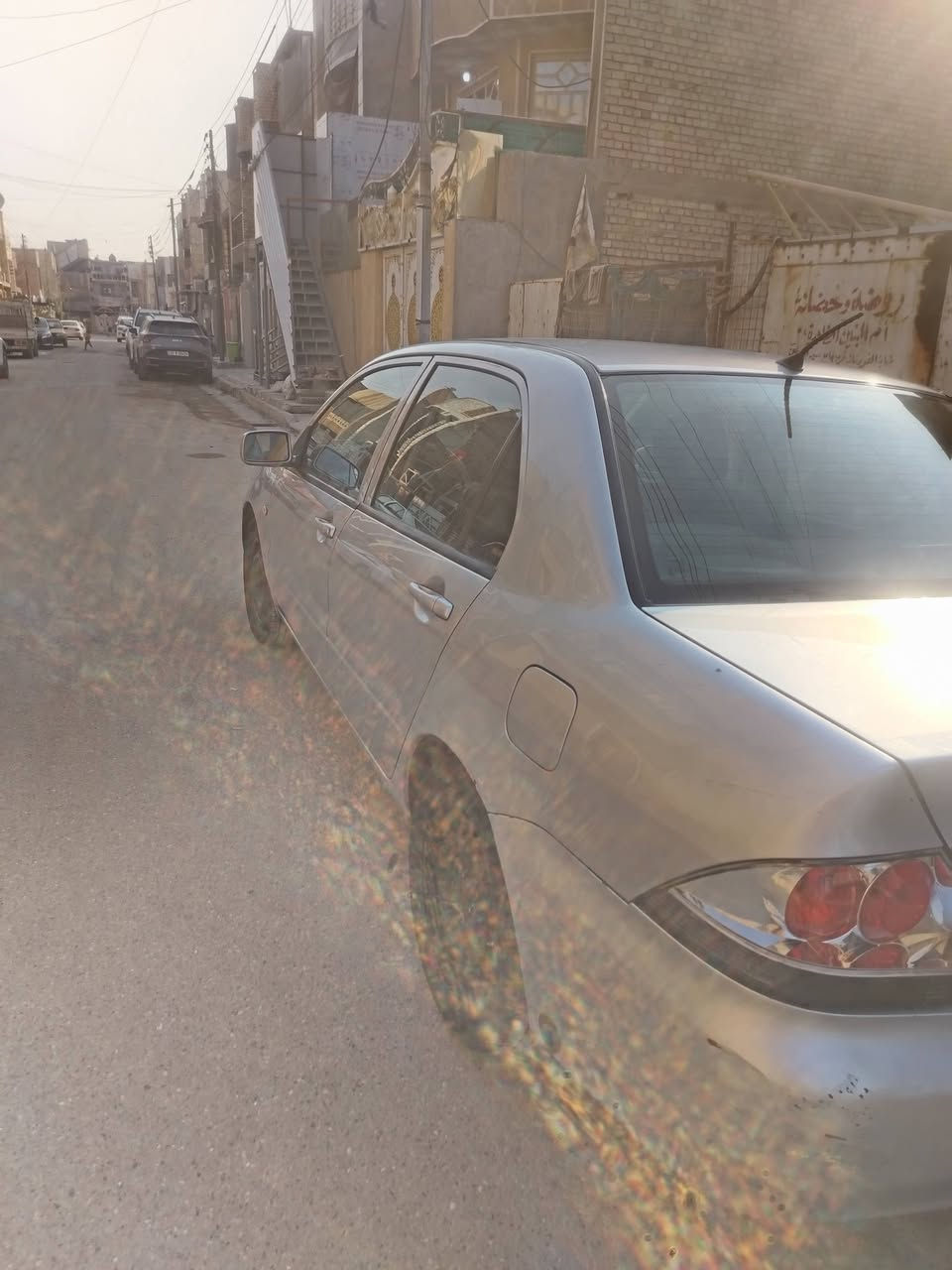 السلام عليكم ورحمة الله وبركاتة
عندي سيارة لانسر بومة 2011 للبيع
 محرك تبريد وصدر مكفول
شاشه وكاميرا خلفية 
وسونرها وياها
منظومة غاز كاملة
مكاني بغداد الشعب
رقمي ***********
السعر 88
رقم بغداد 
السياره بأسمي
