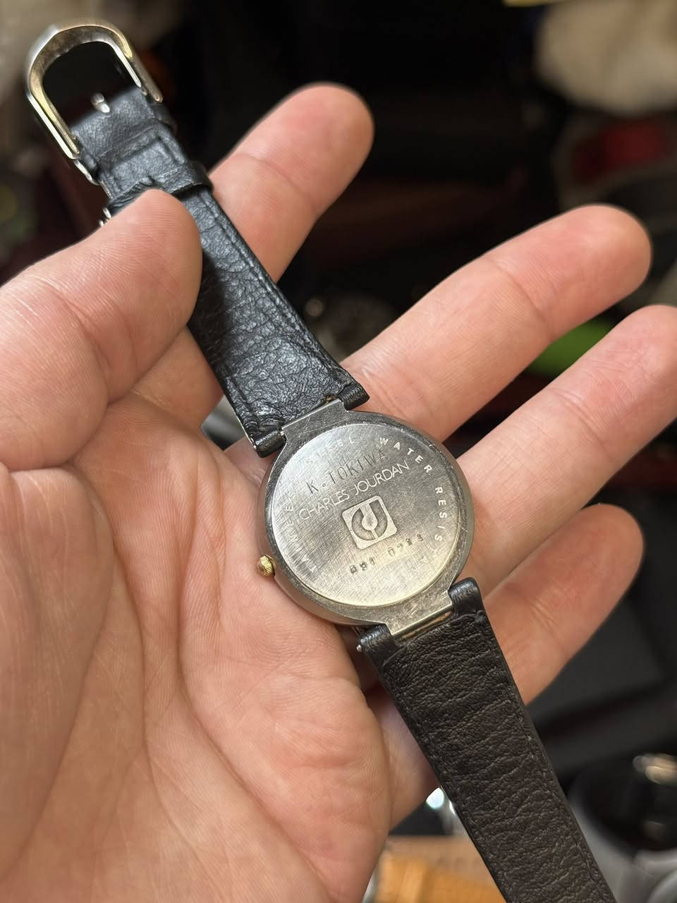 سلام علیکم. 
ساعە جارلس  جوردن فرنسيه  اصلی للبیع. مكینه باتری 7 احجار. ارقام رومانی. منفذ یومی. ستنلس ستیل. قطر33ونص مع زمبلک. نضیف و شغال مضبوط. ساعه بتصامیم سویسریه رائعه مثل دنهیل. سعر 60 الف.


**إذا كنت صاحب هذا الإعلان وتريد حذفه لأي سبب، رجاءا أرسل رسالة إلى الدعم الفني**