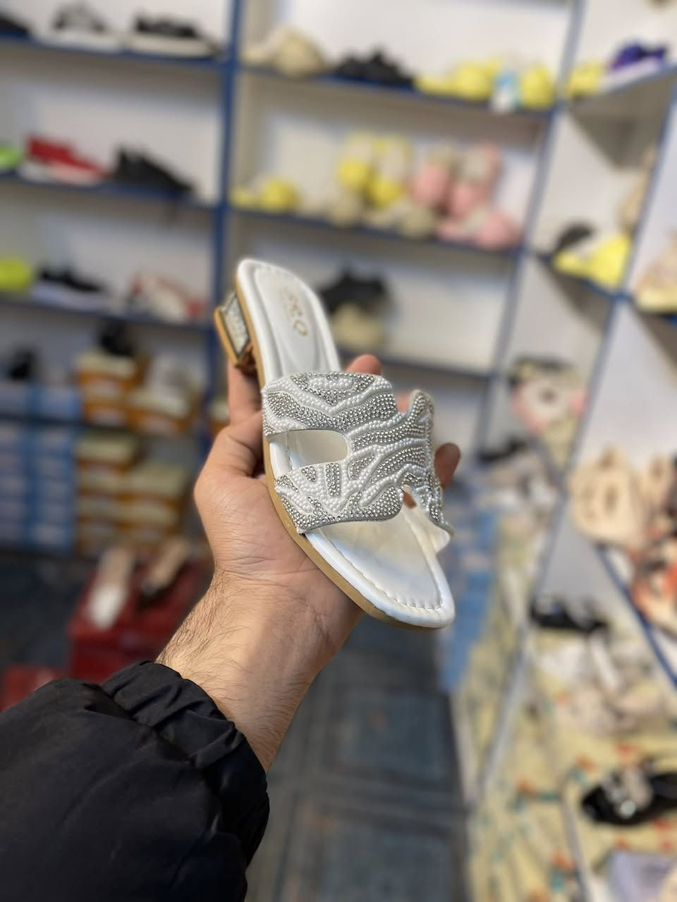 ٧ الف فقط عروض العيد 🔥🔥🔥 لحكوو
الكميه محدوده شحاطه نسائي 
العنوان بابل المسيب شارع الحسينيه مجاور ابو دعاء للفرفوري
يوجد توصيل كافة مناطق المسيب


**إذا كنت صاحب هذا الإعلان وتريد حذفه لأي سبب، رجاءا أرسل رسالة إلى الدعم الفني**