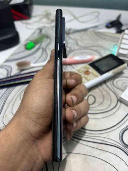 Note 20 ultra 256 اسود
السلام عليكم ورحمة الله 
نوت ٢٠ نضيف استخدام شخصي بلادي ما مبدل بي اي شي 
ذاكرة ٢٥٦ ويا كارتون و شاحن ١٢٠ واط  
مراوس ب شي اعلى و انطي فرق سامسونغ فقط 
0786 738 2061
