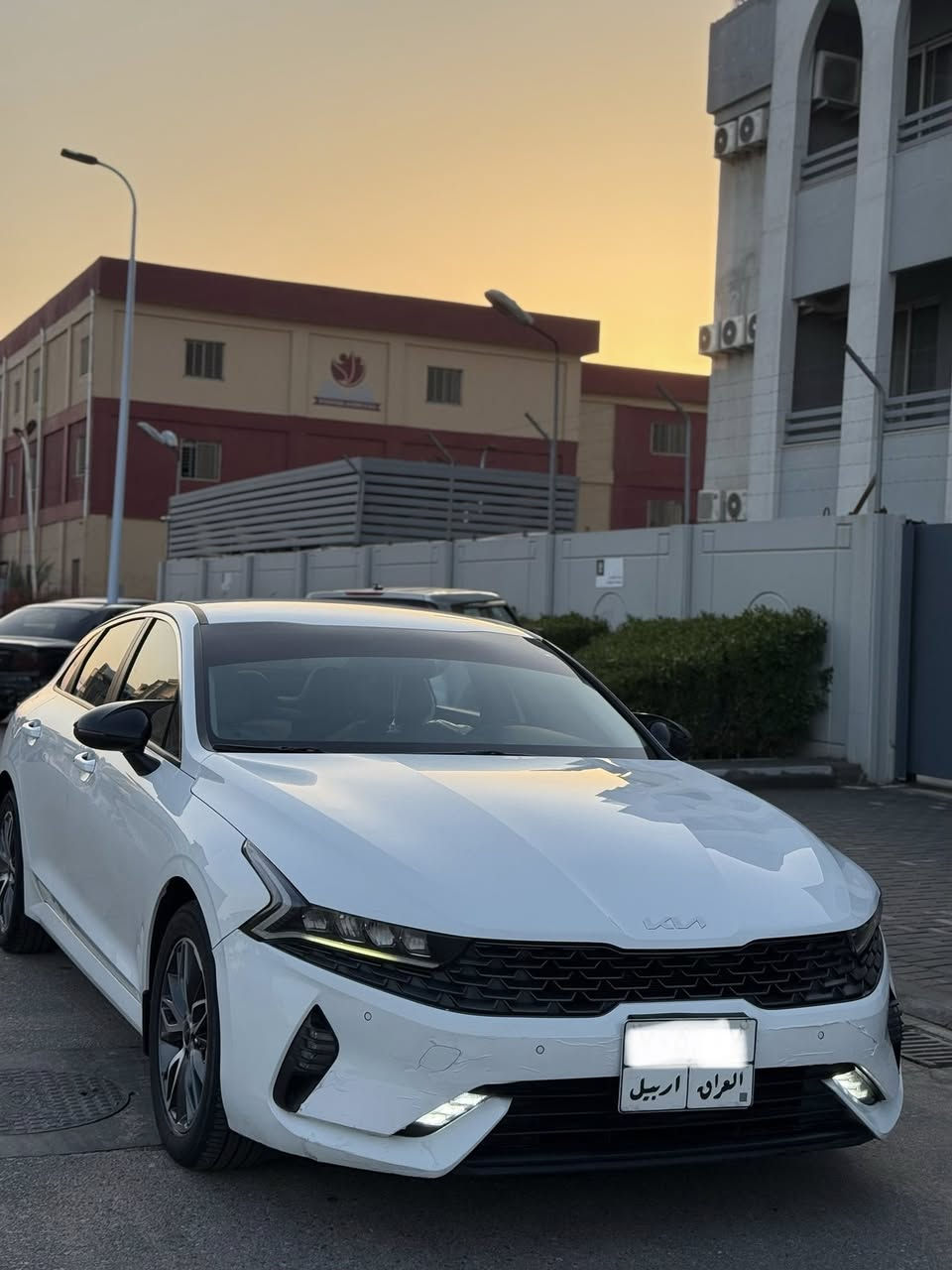 السلام عليكم 
كي فايف لبيع 
البصره حي القضاة
مديل 2022 اربيل 
ماشيه 107
سياره جديده بيها بارد بالبنيد وشخط بالباب 
مكينه كير مكفول 
بصمه تشغيل عن بعد حساس امامي خلفي 
فول ماعدا التنته 
السعر 188 بيها مجال قليل 
***********
