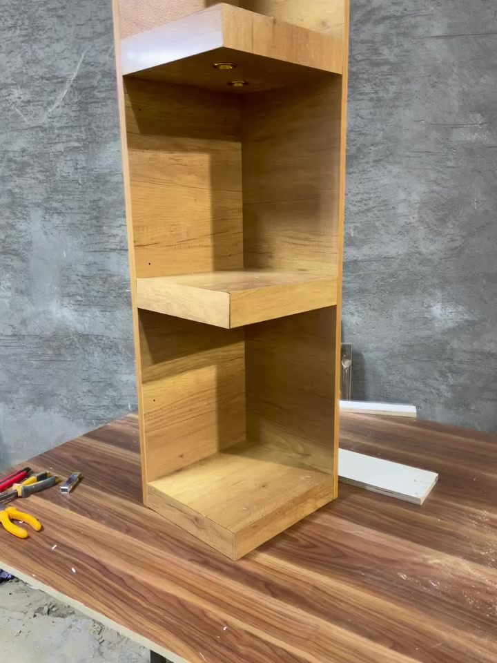 السلام عليكم
متواجد للعمل خلفة ديكور ومساعد الشغل هذا كدامكم شغلنة وقيمو التواصل ***********
