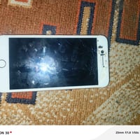 ايفون ٧ بلاس • ١٢٨ • شاشة مكسورة