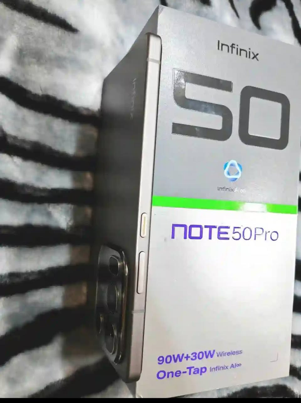 السلام عليكم للبيع انفنكس Note 50 Pro ذاكرته 256عشوائي 12+12 سعره. 250. بي مجال قليل او مراوس..ايفون 13عادي 
او اكس ماكس.


**إذا كنت صاحب هذا الإعلان وتريد حذفه لأي سبب، رجاءا أرسل رسالة إلى الدعم الفني**