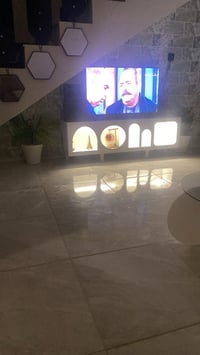 ميز شاشة • نجف حي ميسان • ابيض