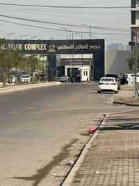 قطعه ارض للبيع ١٠٠ متر واجهه ٥ ونزال ٢٠  موقع حي الجهاد الاساتذه مباشر...