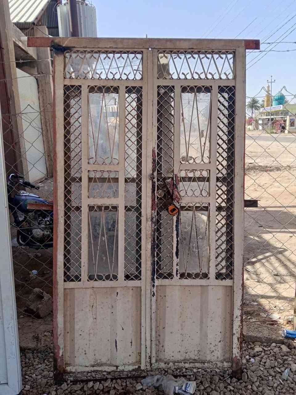 بيبان حديد للبيع المكان الشاميه مفرك الصلاحيه ***********
