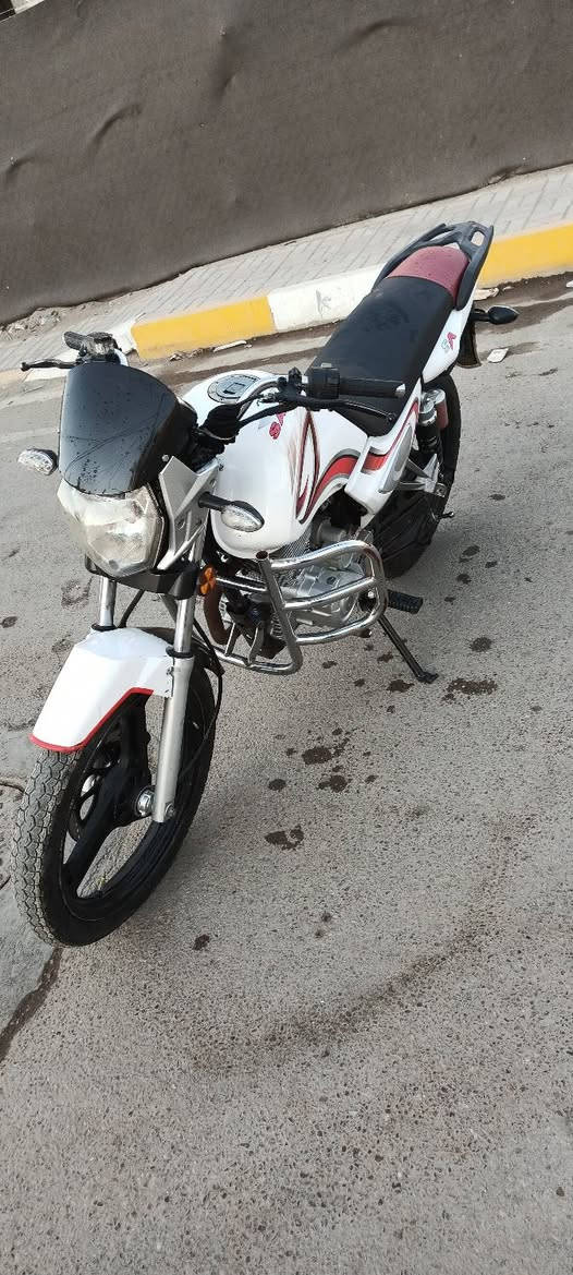 سلام عليكم دراجة ساو موديل 20 محرك 200 مكفول مابيها نقص برغي الشراي يتصل *********** خاص مفتوح
