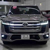 لاندكروز VX.R 2022 ساز ماشية 42,000 كيلو صبغ قليل بباب الصدر فقط بدون ...