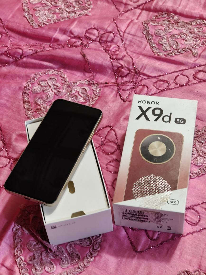 هونر X9D 
ذاكرته 256 
العشوائيه 12
نضافته 90
غراضه كامله اصليه 
السعر 360الف سعر مناسب 
للبيع فقط 
مكاني ميسان حي العسكري يم المستوصف 
الاستفسار خاص وتدلل عمارة, ميسان


**إذا كنت صاحب هذا الإعلان وتريد حذفه لأي سبب، رجاءا أرسل رسالة إلى الدعم الفني**