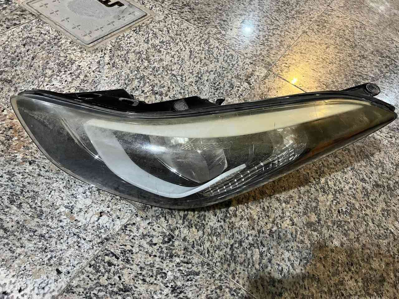 لايت النترا وارد امريكي اصلي مال شركة الجهه اليسار جامه الاصليه
بي بس الاذان مكسورات شوف العين  واذا مراوس بلايت نفسه جهه اليمين عادي


**إذا كنت صاحب هذا الإعلان وتريد حذفه لأي سبب، رجاءا أرسل رسالة إلى الدعم الفني**