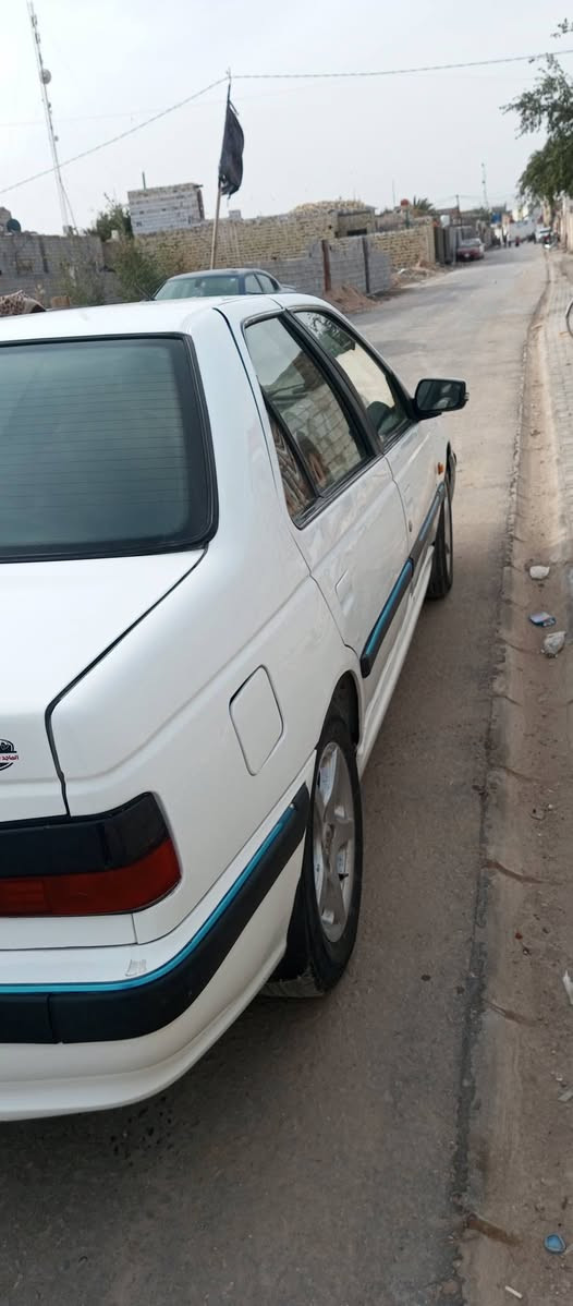 سلام عليكم بيجو باص فرنسي موديل 18 كير اوتوماتيك  مكينه وكير خير من الله سياره بيها نفص حداديه سعرها 65 وبيها مجال بسيط ***********
