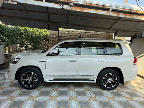 لاندكروز جكسار 2021 مكينه 6 سلندر فول موصفات للخيررقم شمالي الجديد تحويل وكاله حاضر  مكفوله كفاله عامه حته من الصدع ماشيه 50 الف كشنات جلد كراسي كهرباء كشن  السايق 3 دكم شاحن ويرلس طفايه 4 بصمات 8 يرباك سياره كله على الشركه السعر 580 وبيه مجال بسيط للشراي ***********  مكاني البصره قضاء المدينه
