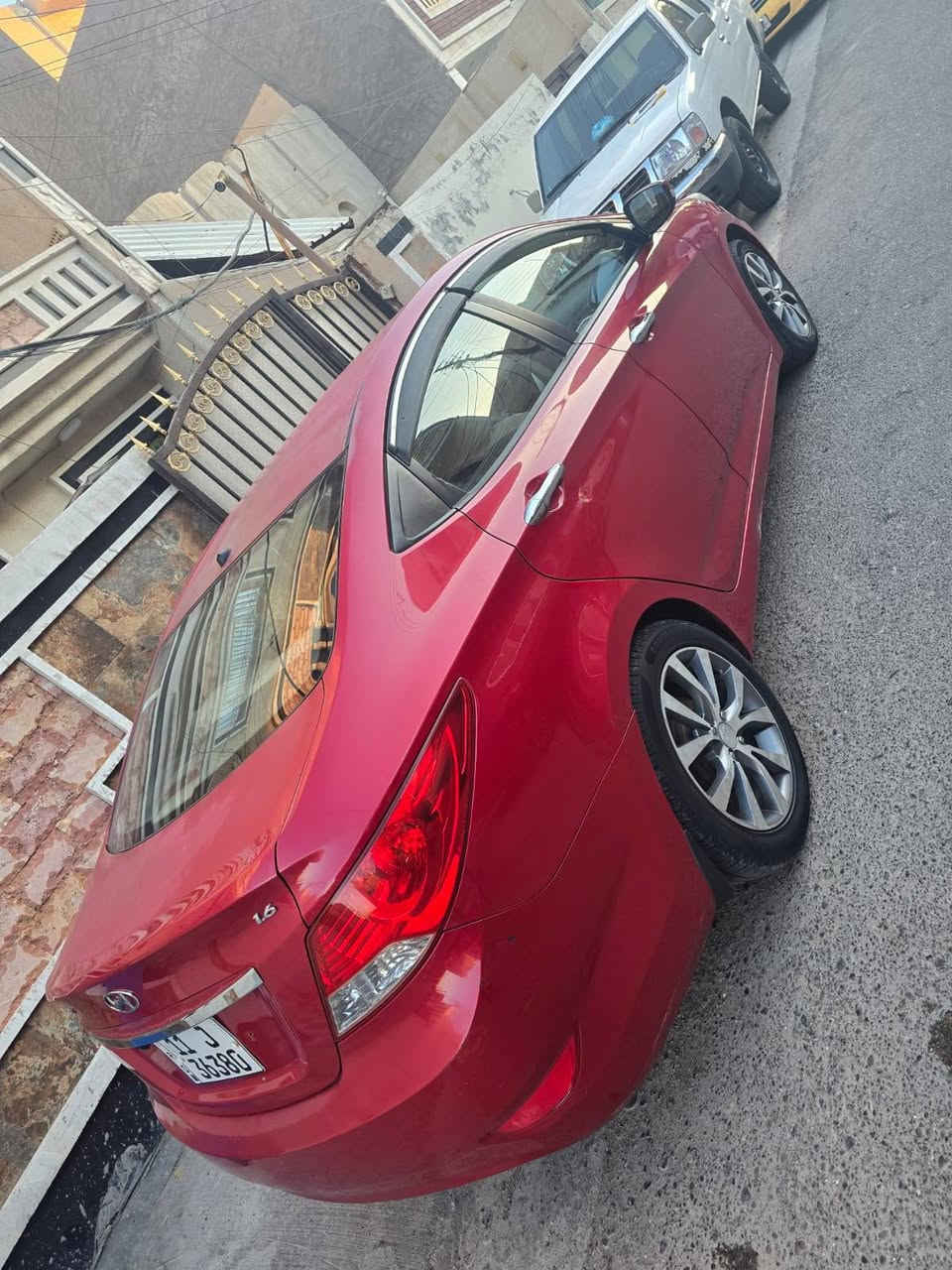 اكسنت 2015 خليجي مكفولة كفالة عامه
محرك دوش قطرتين 
كير AT
محرك مكفؤل برغي ما مفتوح 
5ؤيل كب
فؤل عدا الفتحة
تحكم ستيرن 
اشاير بلمري
تبريد ثلج 
شاشة كار بلي 
تخم تاير جديد 
صدر خلفي امامي جديد 
باتري جديد 

ماشية 150الف قابل للزيادة
*********** واتساب
مكاني بغداد شعلة
