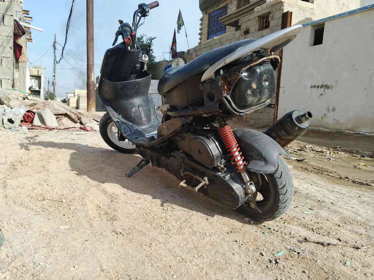 اليدور نطايح يطلع گبل 
السلام عليكم ماكس عدله بوشه 55 بيها كلج خلفي رياضي شلعه ومعدل هاون كفراتها وسوادات بلاديه موجودات نقصهن بس لحيه وبكلايت الدراجه مختمه من الطول للطول حتى الجنطه + وياها صالنصه ثانيه حلك عريض 
نقوصاتها بس اكسلها بي ونه كلش خفيفه ميأثر بالمشي ابد
الدراجه هندر واحد الصبح شغل واطلع 
السعر 400 قفل 
المكان كربلاء الامام عون (ع)
***********
