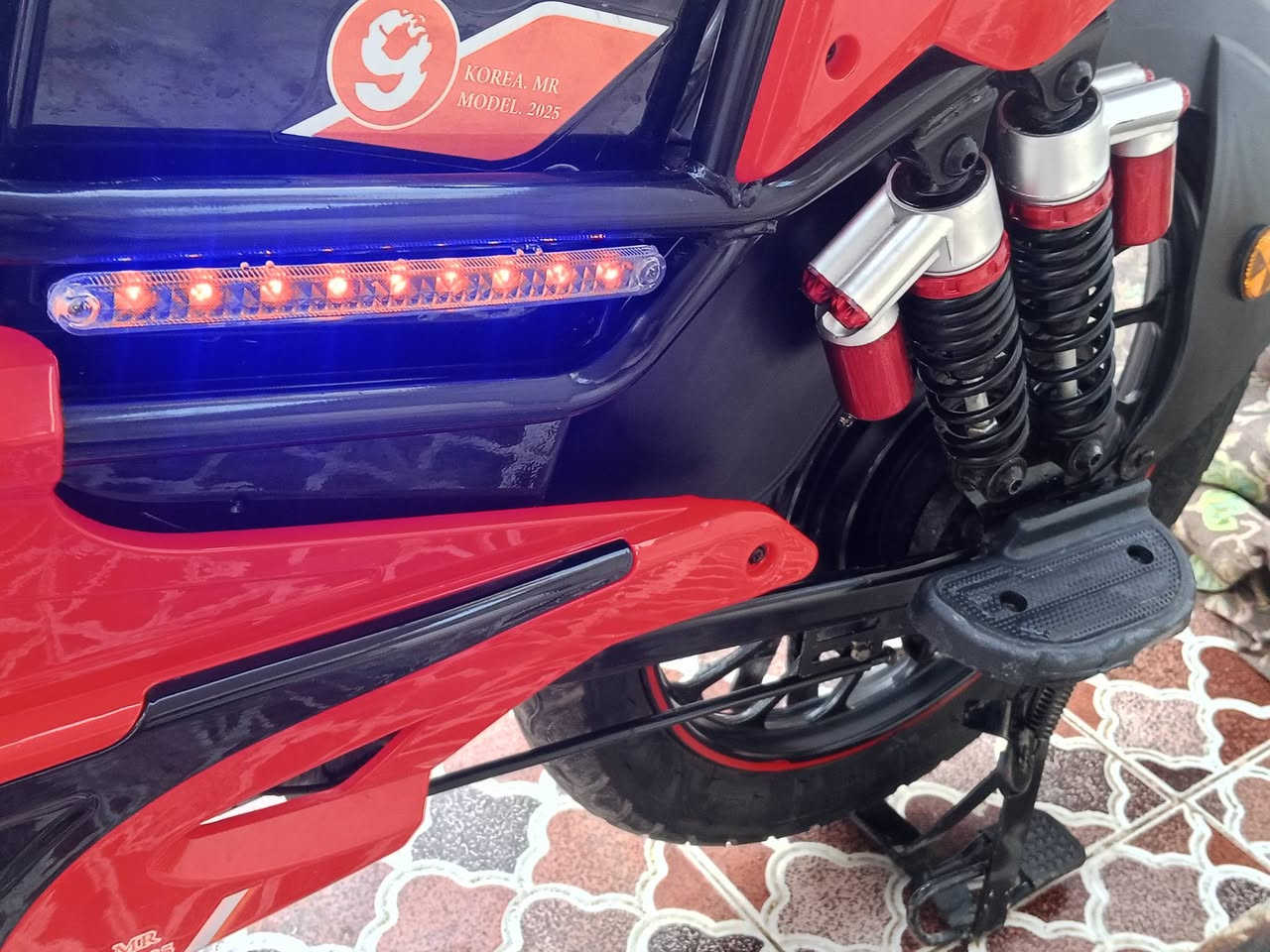 سلام عليكم بايسكل شحن للبيع موديل2025 كوري الاصدار الجديد اخو الجديد مرتب استخدام قليل ومداري بعدة كلة شركة فول نظافة سرعة99حقيقي 5بطاريات فول خَيِّر مَنِ آلَلَةّ بصمات تشغيل وقفل عن بعد عدد2سويجات عدد2 كارت تشغيل عن طريق الشاشة عدد2 سويج چكمجةعدد2+ قاعدة شاحنة تلفونات نشرات مثبت سرعات چكمجة سويج مابي اي نقص بعدة جديد مثل بلصور وبعد احلا السعر 425الف بي مجال قليل  مجال قليل حك الجية رقمي***********
