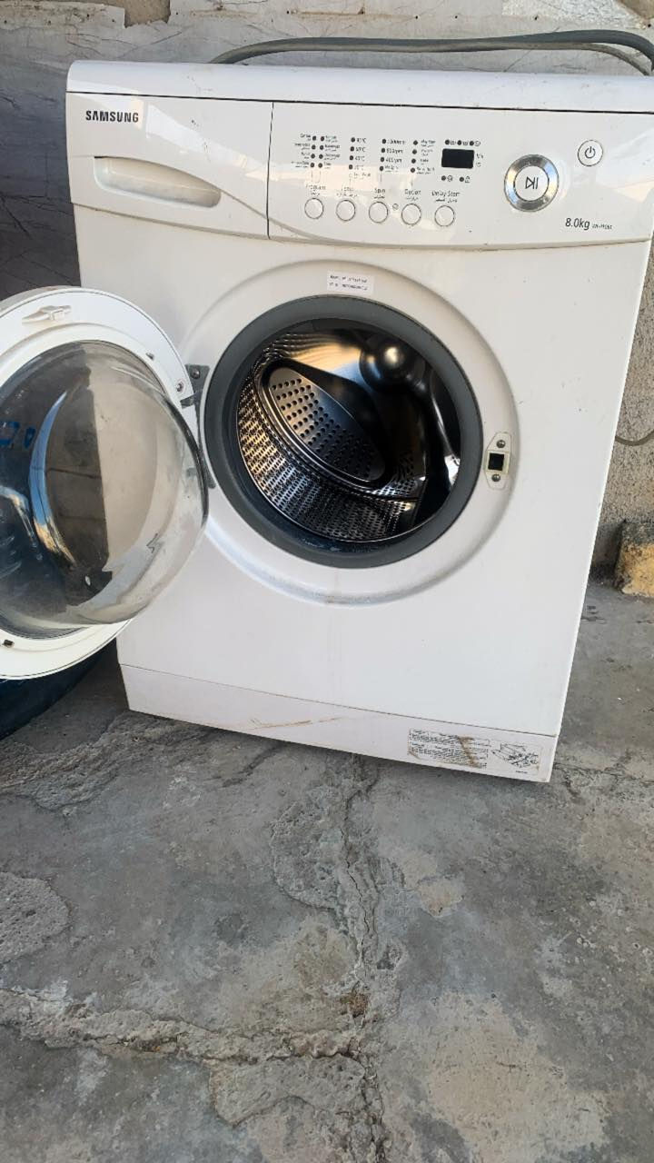 ثلاجه حجم الكبير مستخدمه للبيع.      غساله للبيع نظيفه  للاستفسار ***********
